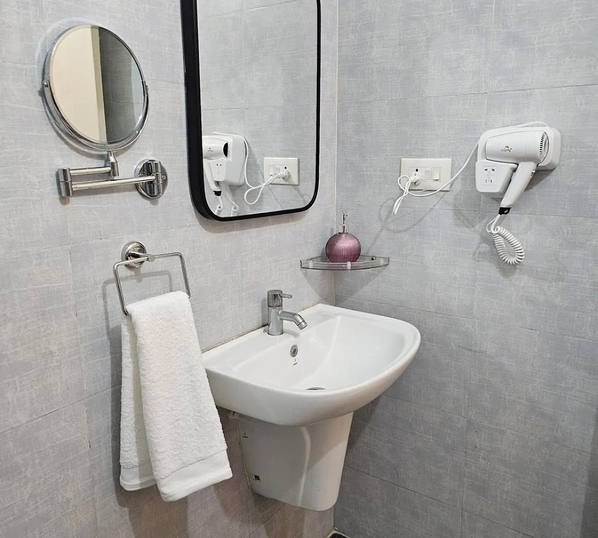 Ganga Ghat 2 Bhk Apartment Near Kashi Vishwanath Temple With Parking And Lift Varanasi